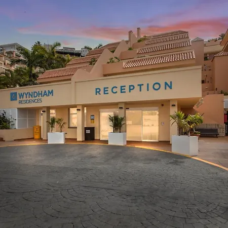 アパートホテル Wyndham Residences アデヘ