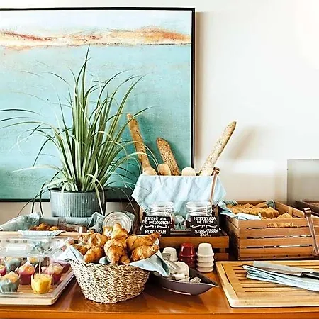 Wyndham Residences 아파트호텔 아데제