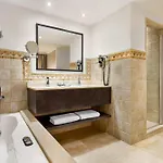 Wyndham Residences 아데제